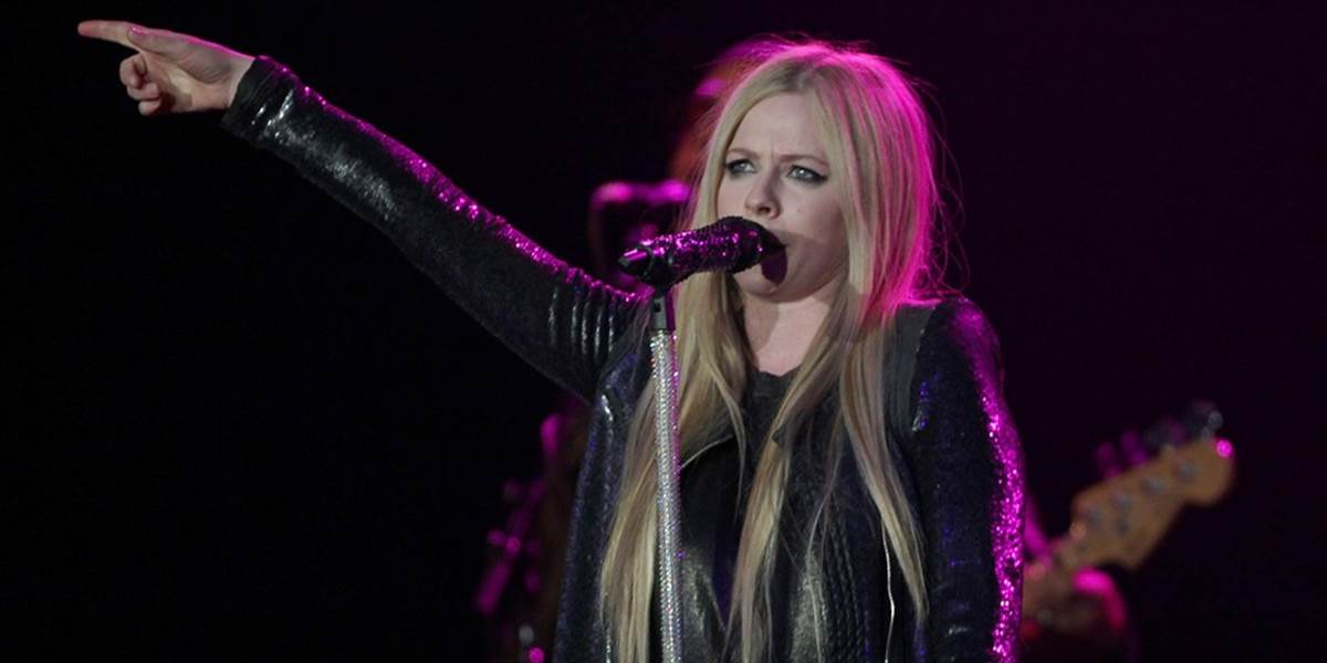 Avril Lavigne dostala od manžela diamantový prsteň
