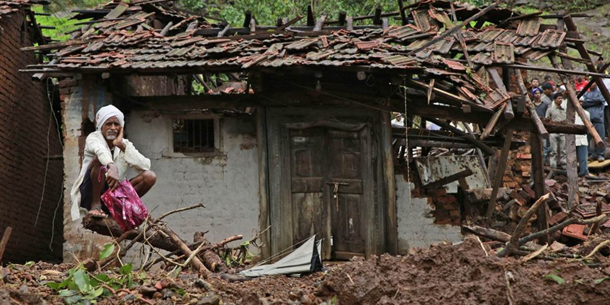 Zosuv pôdy a následné záplavy v Nepáli si vyžiadali najmenej osem mŕtvych