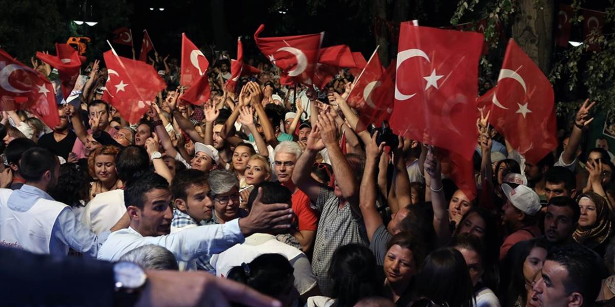 Turci v nedeľu po prvý raz rozhodnú o svojom prezidentovi