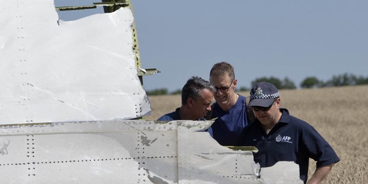 Americký vojenský tím má pomôcť s vyšetrovaním pádu malajzijského lietadla