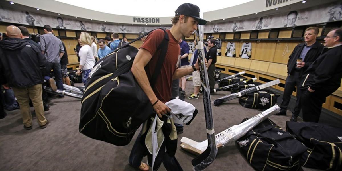 NHL: Pittsburgh si udržal centra Brandona Suttera