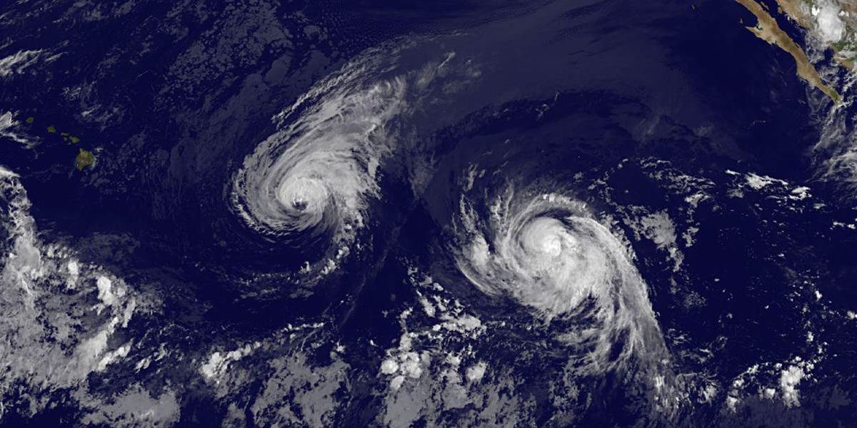 Búrka Julio zosilnela na hurikán, smeruje na Havaj