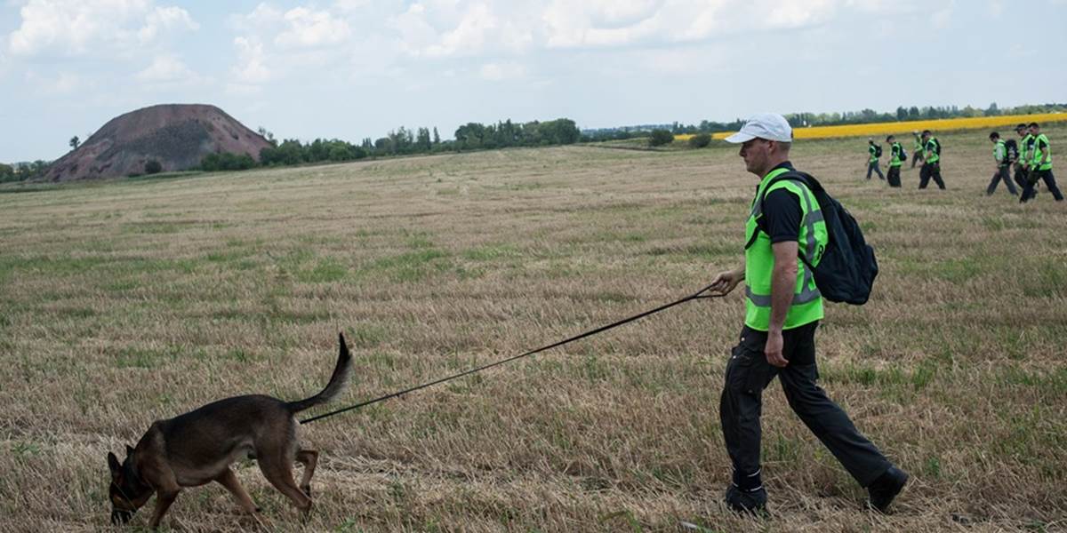 Pátranie po obetiach letu MH17 prerušili, v oblasti sa obnovili boje