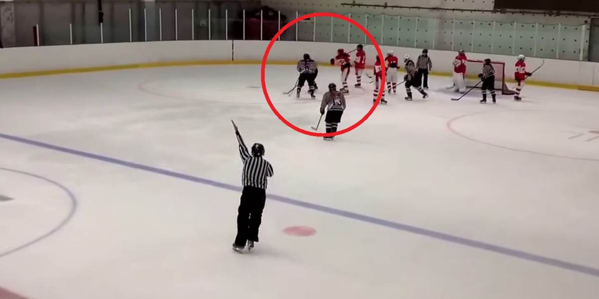 VIDEO Mladá Ruska zlomila svoju hokejku o prilbu Američanky