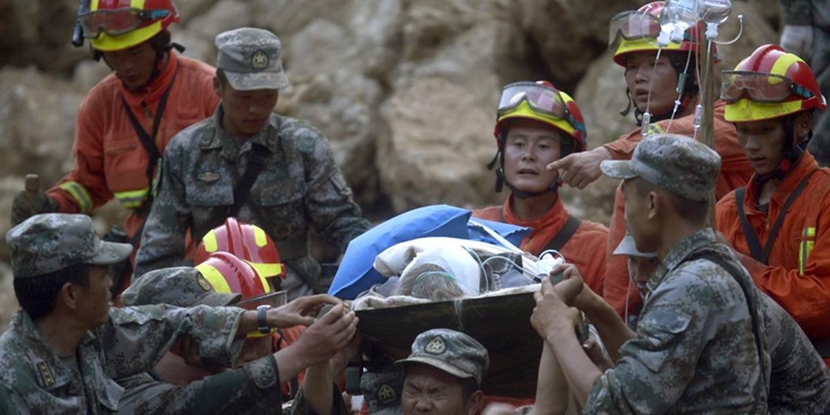 Nedeľňajšie zemetrasenia v Číne si vyžiadalo 615 mŕtvych a 3140 zranených