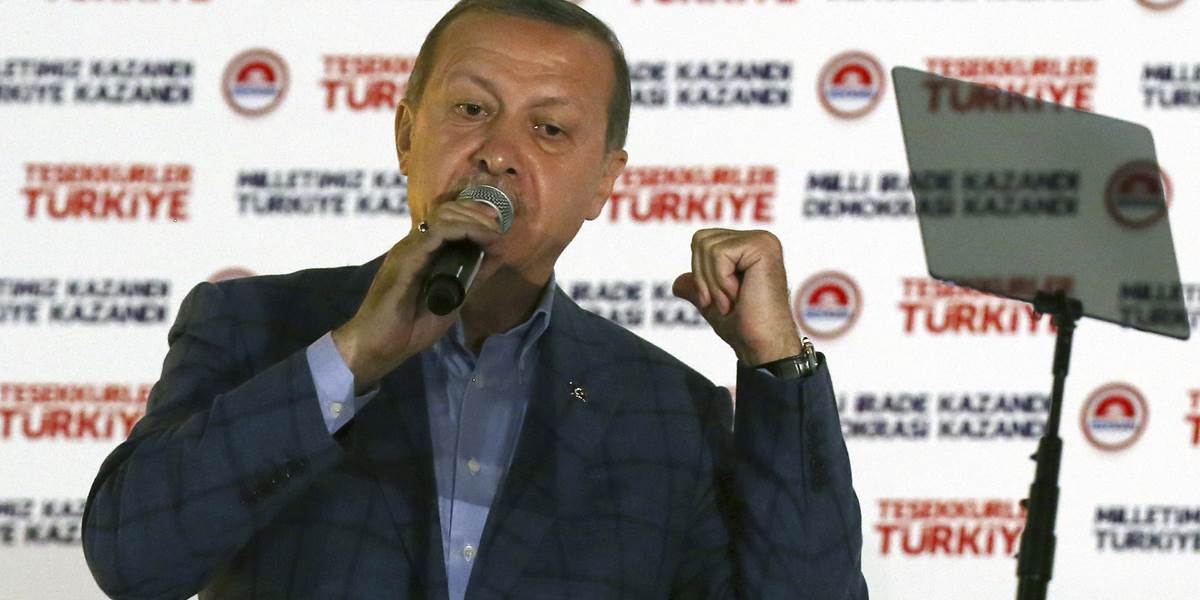 Turci si zvolili nového prezidenta, voľby vyhral premiér Erdogan