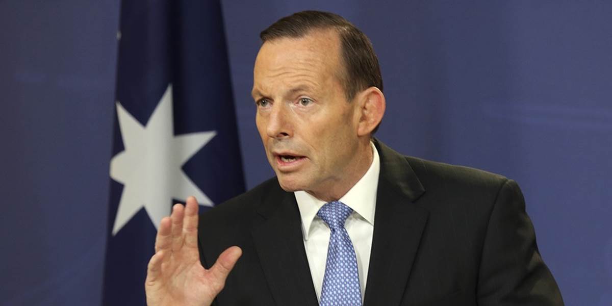 Abbott: Fotografia chlapca držiaceho sťatú hlavu vojaka je barbarstvo
