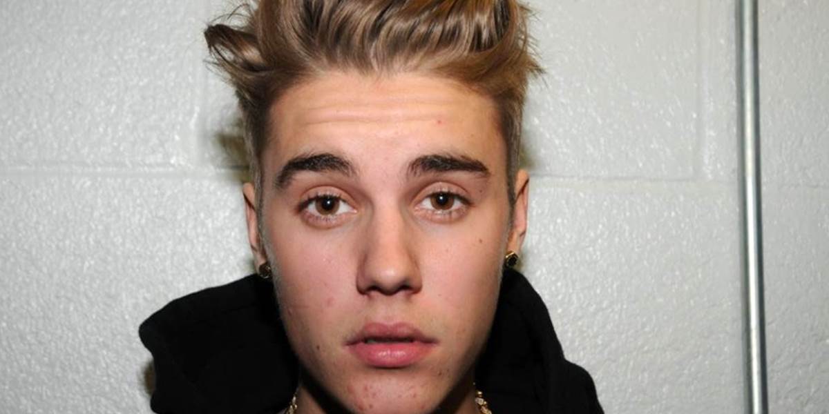 Justin Bieber uzavrel dohodu: Absolvuje kurz ovládanie hnevu, dá 50-tisíc na charitu a musí pozerať videá