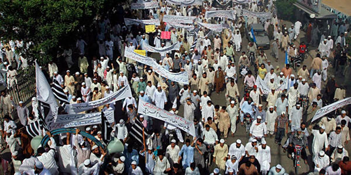 Tisíce demonštrantov v Pakistane žiadajú odchod vlády