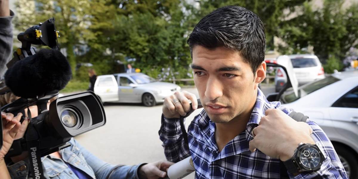 Suárezov trest na štyri mesiace platí, ale môže trénovať
