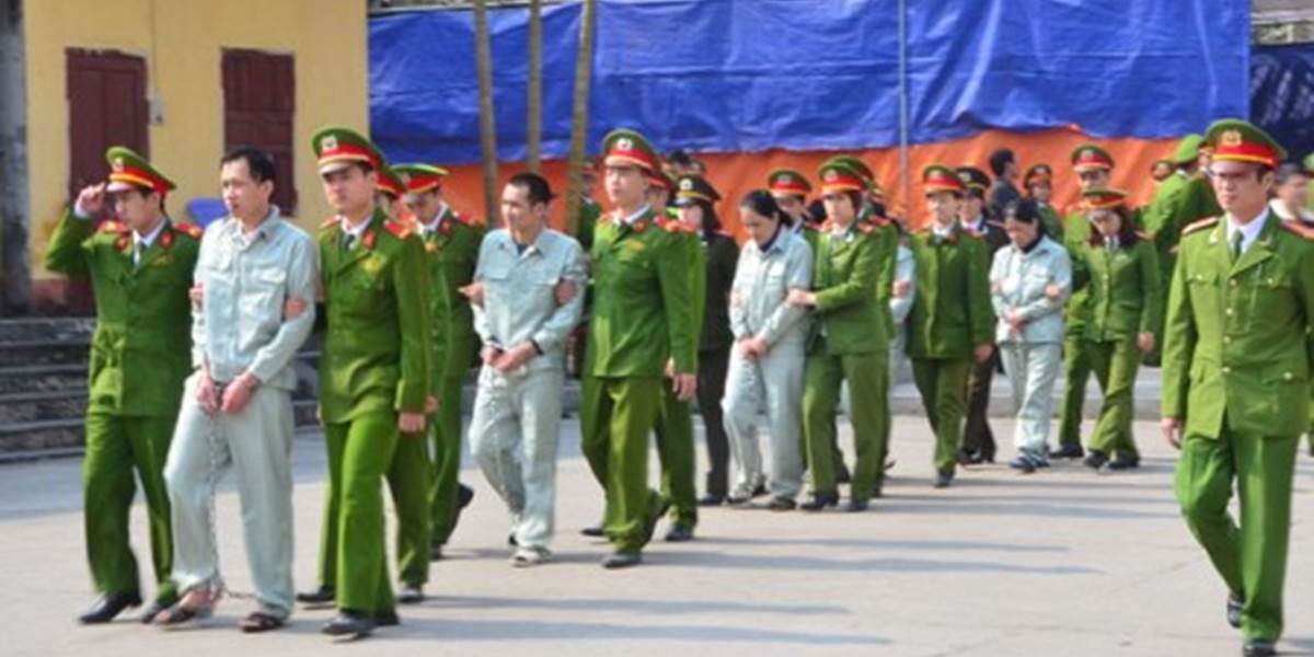 Vo Vietname odsúdili na smrť šesť ľudí za pašovanie drog