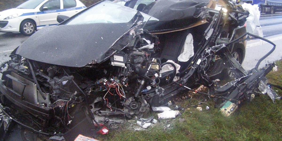 Tragická nehoda v Žiline: Čelný náraz neprežil 70-ročný vodič