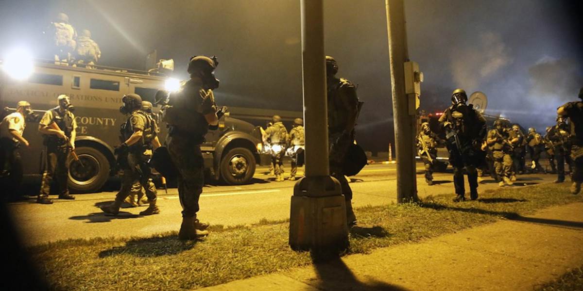 Obama posiela do nepokojného Fergusonu ministra spravodlivosti