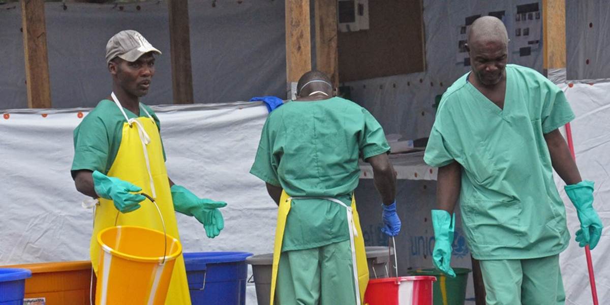 Experimentálny liek zabral u troch Afričanov nakazených ebolou