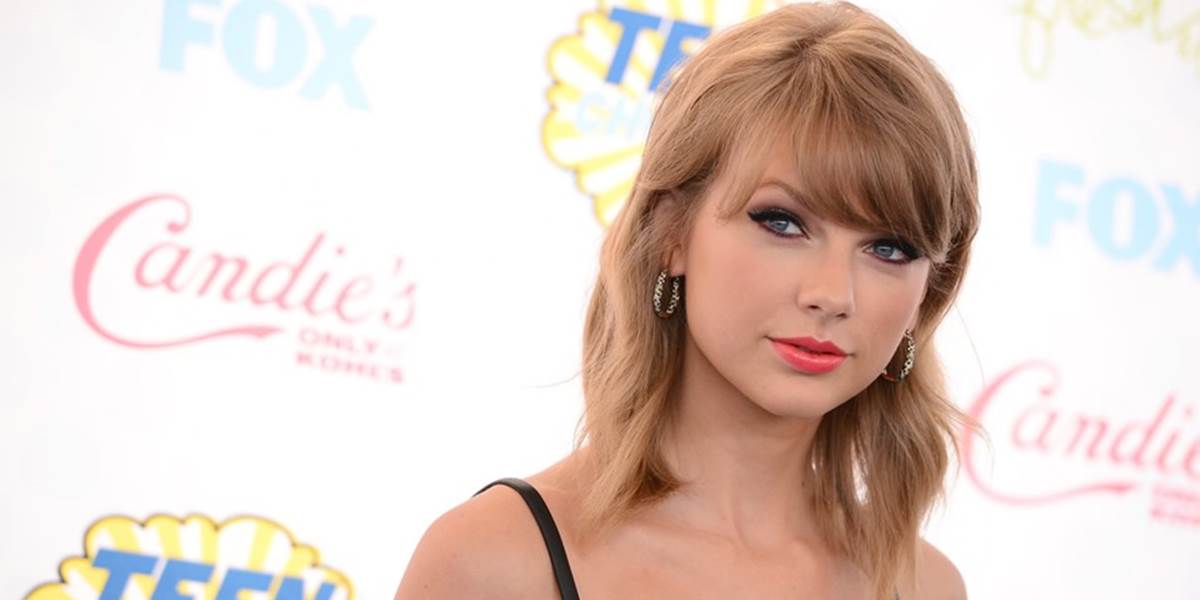Taylor Swift je späť, do rádií mieri s hitom Shake It Off