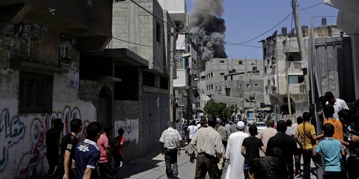 Raketa z Gazy zasiahla synagógu, črepiny zranili viacero ľudí
