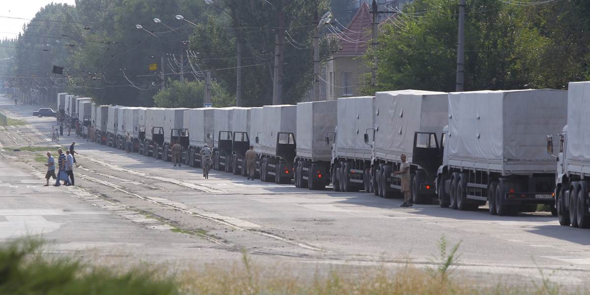 Situácia na Ukrajine: Do ruských kamiónov naložili zariadenie dvoch zbrojoviek