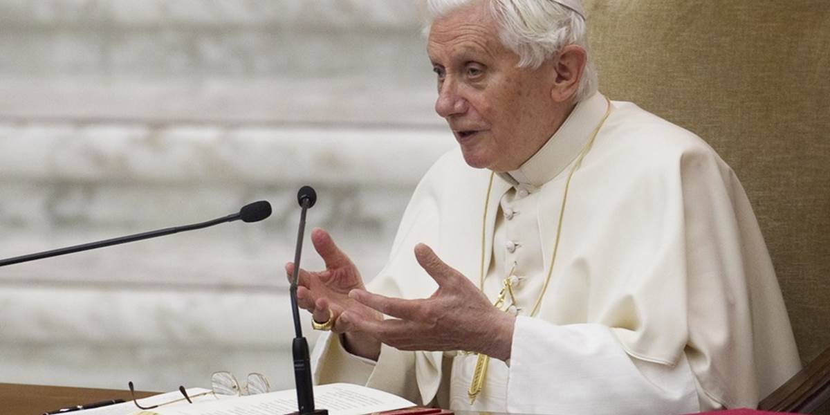 Odstúpenie pápeža Benedikta XVI: Prinútila ho gay lobby?!