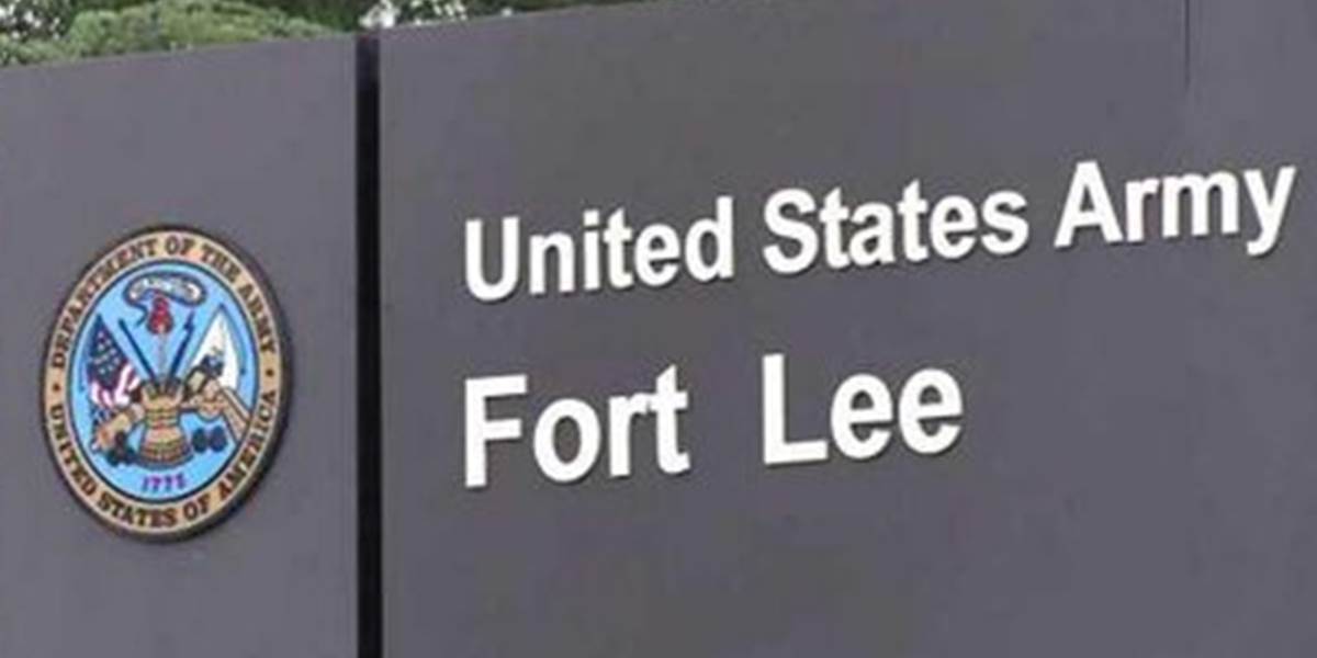 Podľa Pentagónu strelkyňa vo Fort Lee nikoho nezranila
