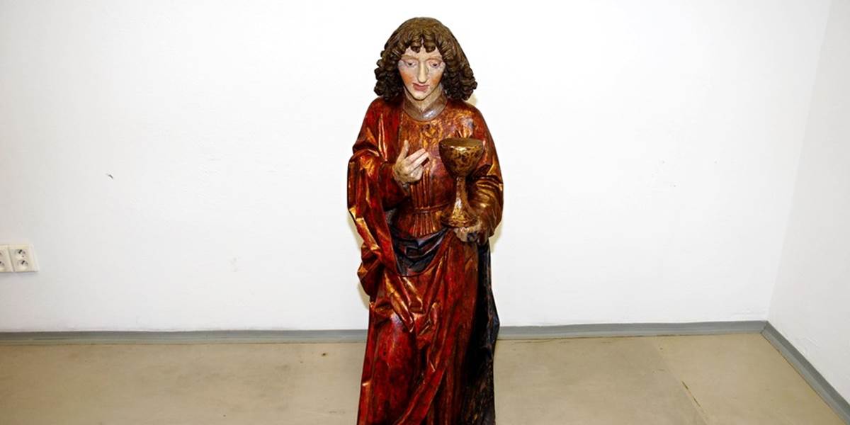 Túto 500-ročnú sochu ukradli pred 35 rokmi v Nemecku, našli ju