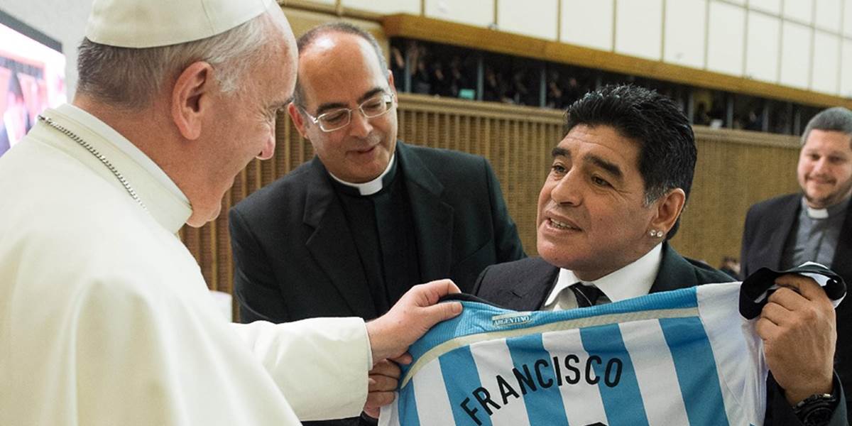 V Zápase o mier v Ríme aj Maradona, pápež spokojný