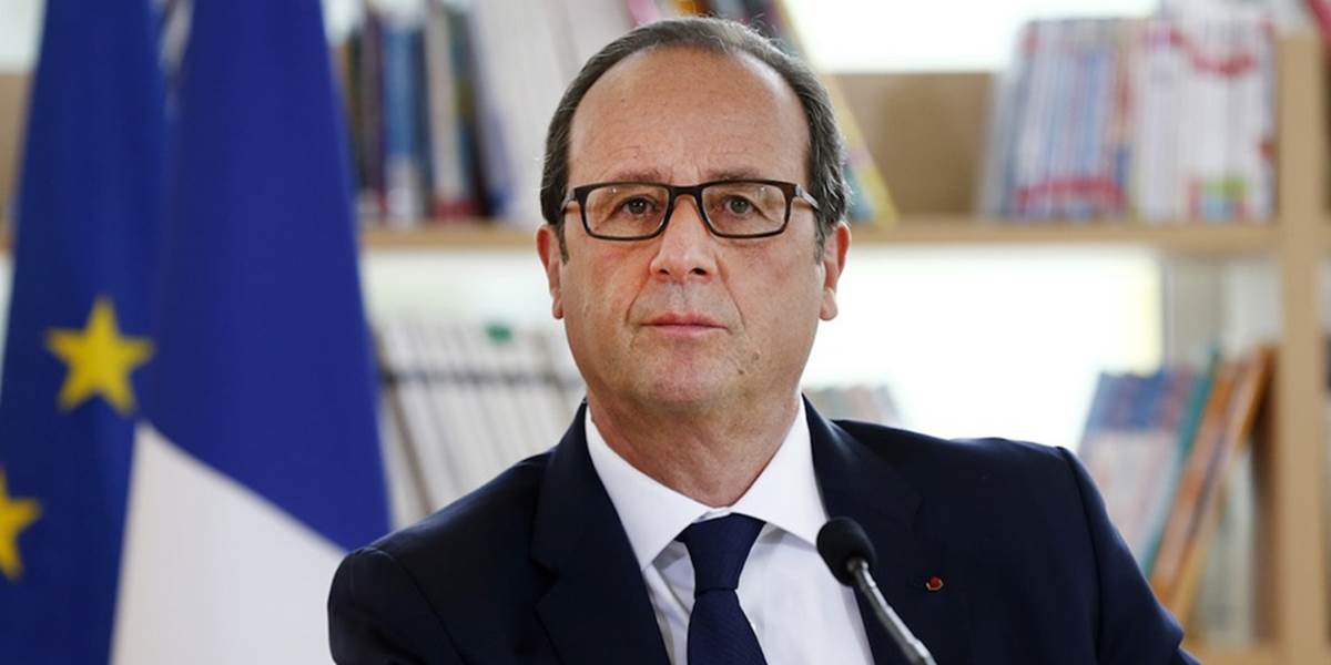 Hollande poukázal na možnosť vojenskej akcie proti Islamskému štátu