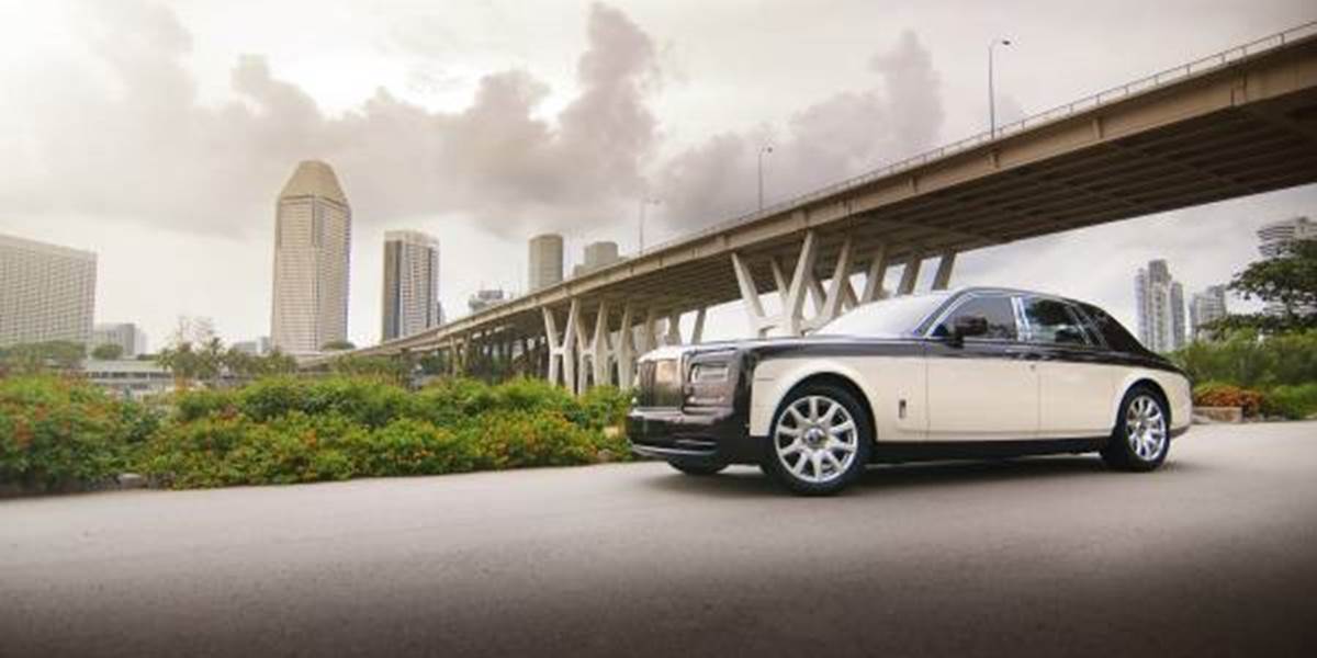 Rolls-Royce Motor Cars Singapur predstavil vozidlo Phantom Pinnacle Travel Collection
