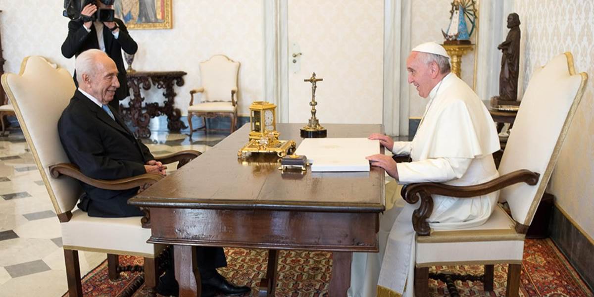 Pápež František prijal izraelského exprezidenta Šimona Peresa