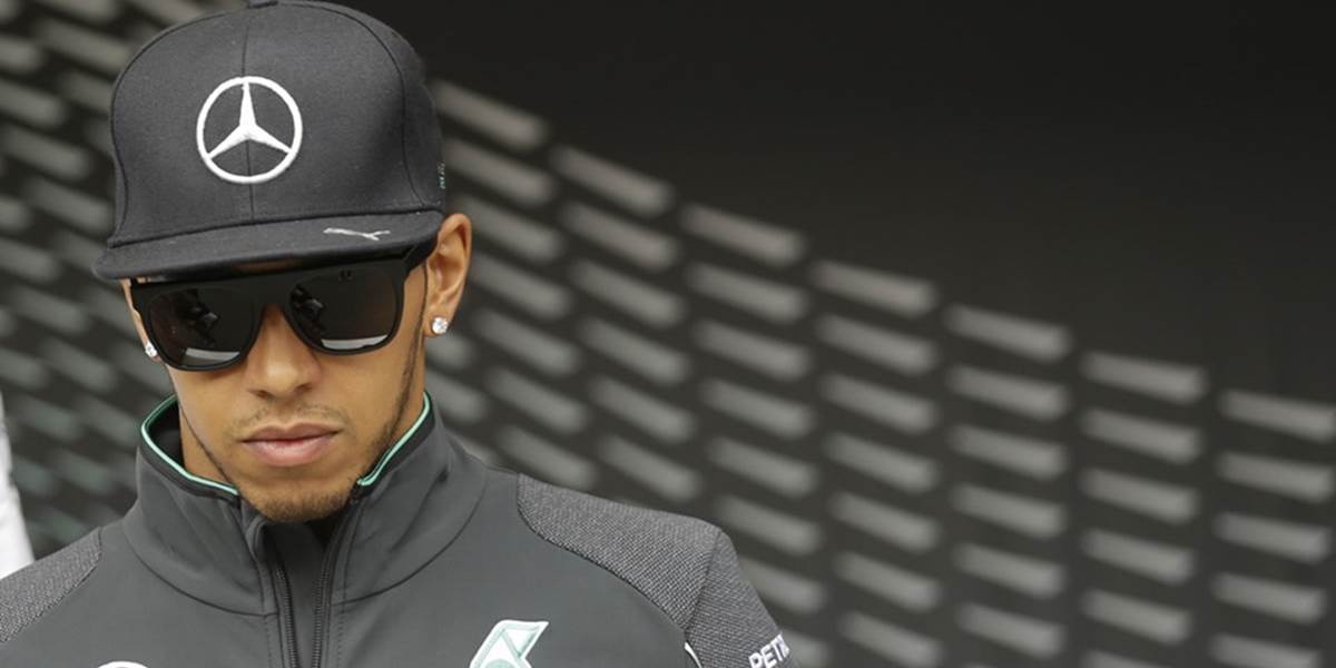 F1: Hamilton nemá v úmysle opustiť tím Mercedes