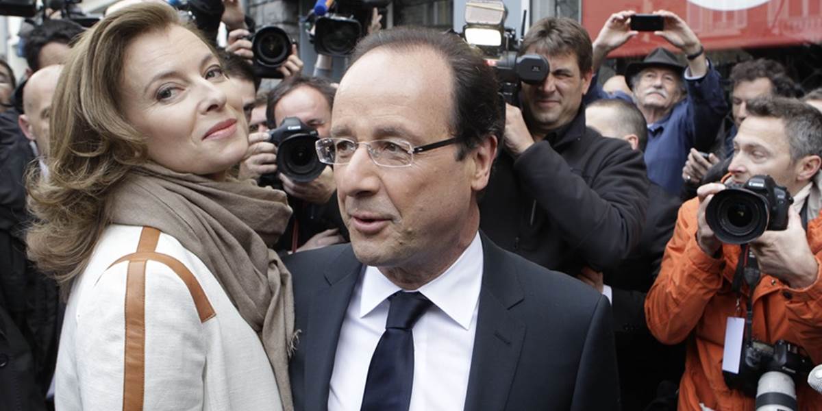 Hollande je klamár a sukničkár, tvrdí jeho expartnerka