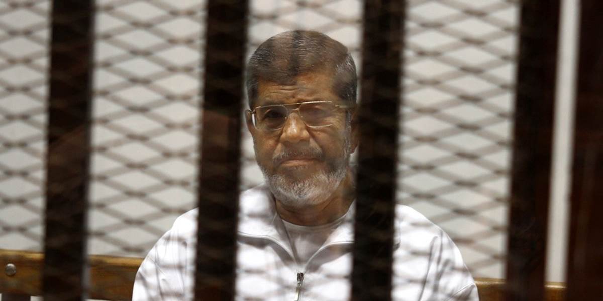 Exprezidenta Mursího budú súdiť za prezradenie tajomstiev Kataru