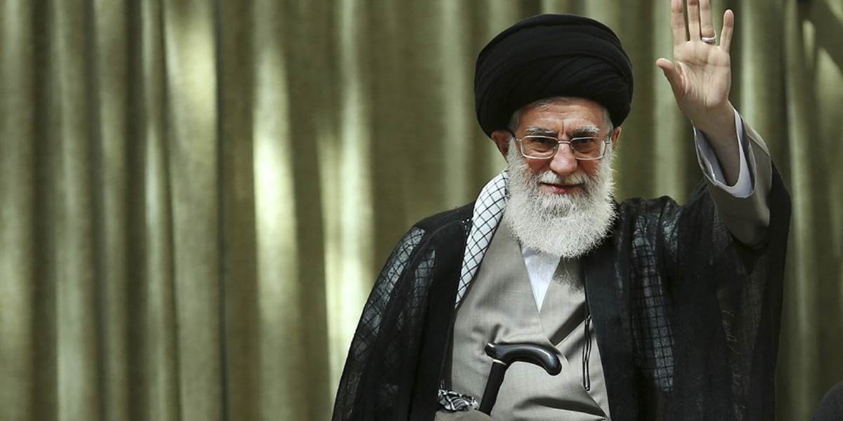 Najvyššiemu iránskemu vodcovi Chameneímu operovali prostatu