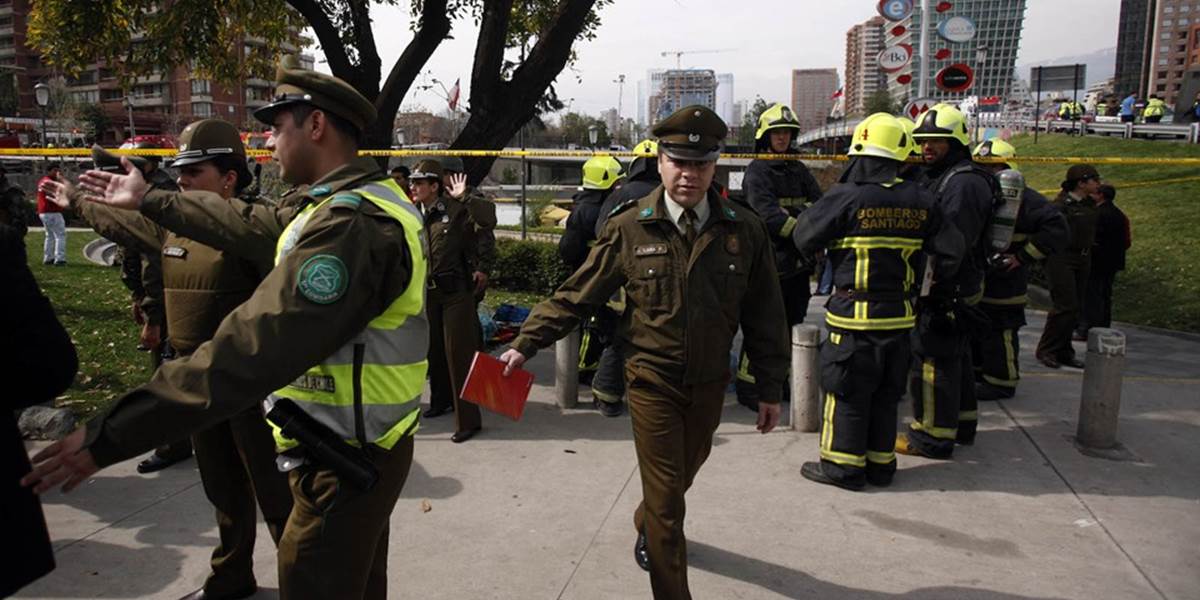 Výbuch bomby na stanici metra v Santiagu zranil najmenej osem ľudí