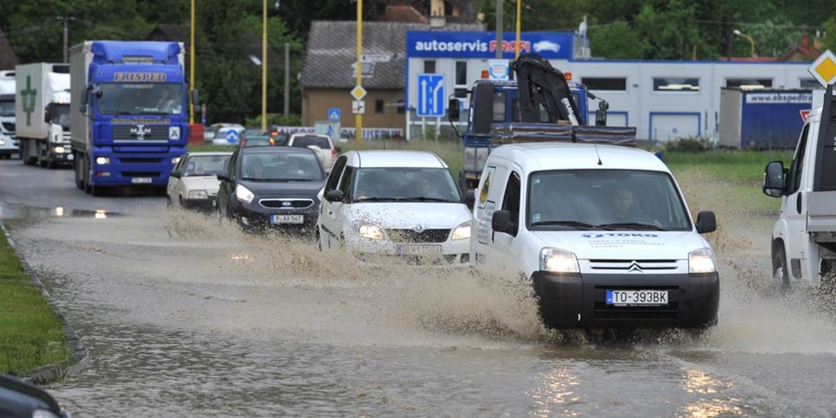 SHMÚ varuje pred záplavami vo viacerých okresoch Slovenska!