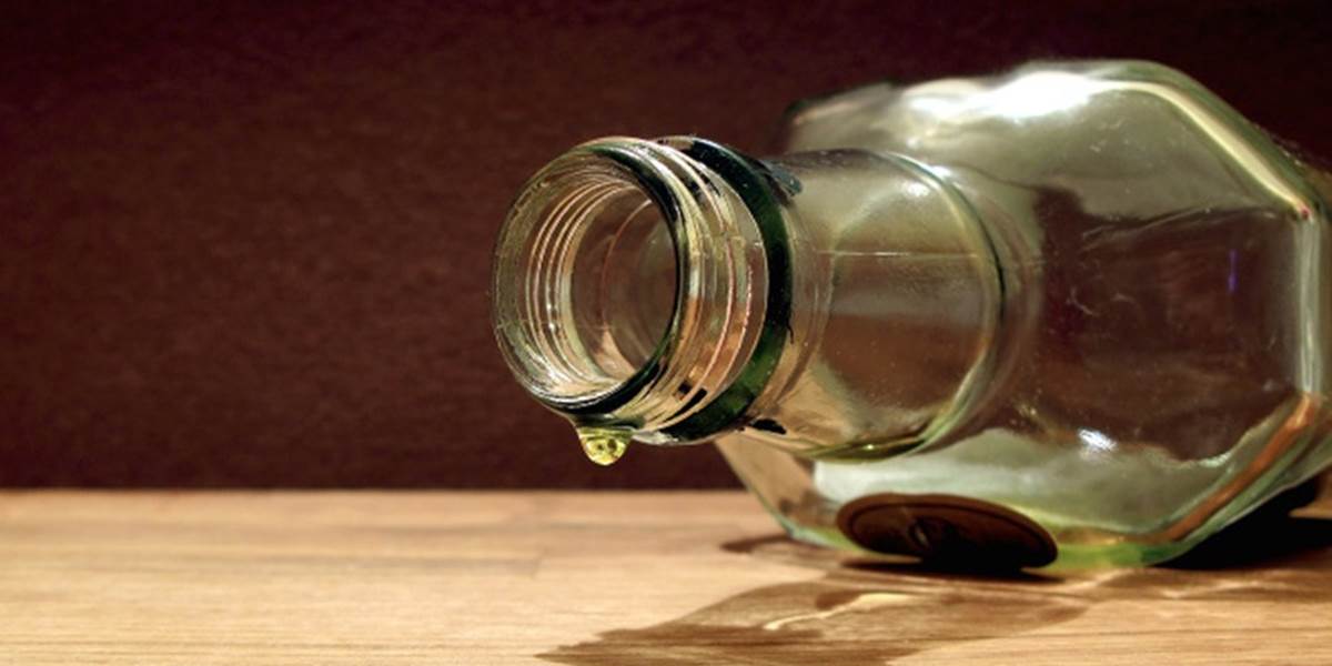 Českí colníci zhabali 500 fliaš alkoholu obsahujúcich až 30 percent metanolu