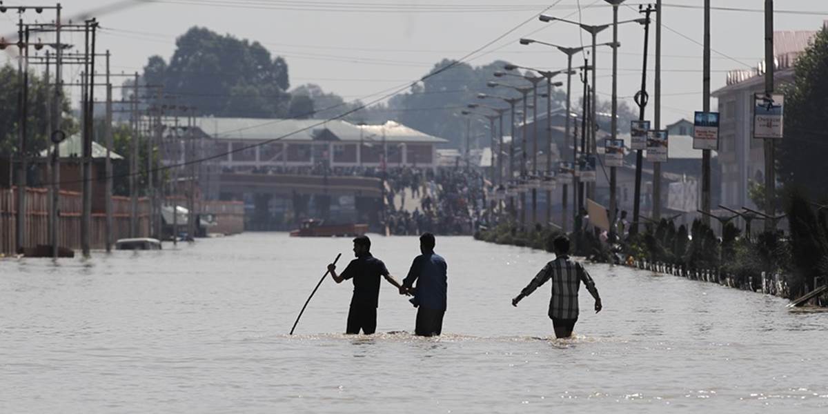 Povodne v Pakistane a Indii zabili najmenej 461 ľudí, počet mŕtvych stúpa