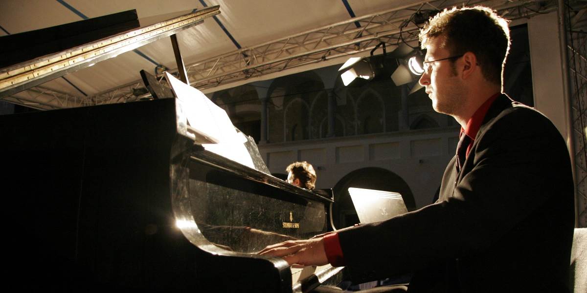 V bratislavskej Redute bude súťažiť 26 mladých klaviristov s dielami J.N.Hummela