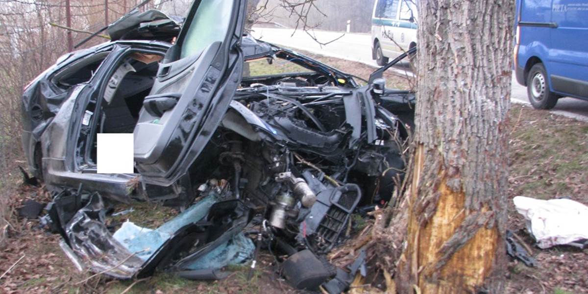 Tragická nehoda pri ukrajinských hraniciach: Otec spolu s dvomi malými synmi uhoreli v Porsche!