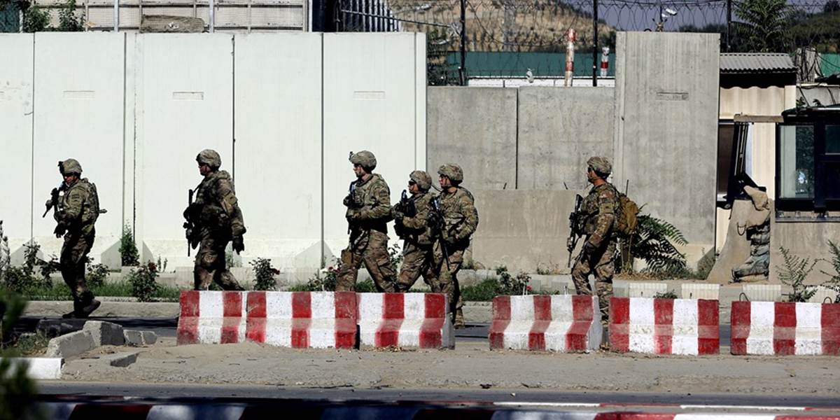 Bombový útok pri ambasáde USA v Kábule zabil štyroch zahraničných vojakov