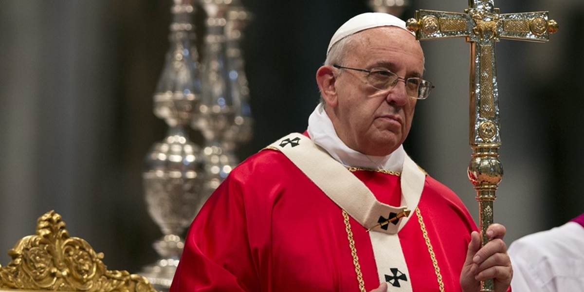 Pápež František plánuje po mladomanželoch osobitnú omšu pre seniorov