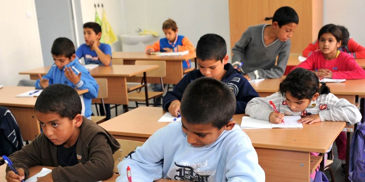 V školách s rómskymi deťmi pribudlo 650 pracovných mies