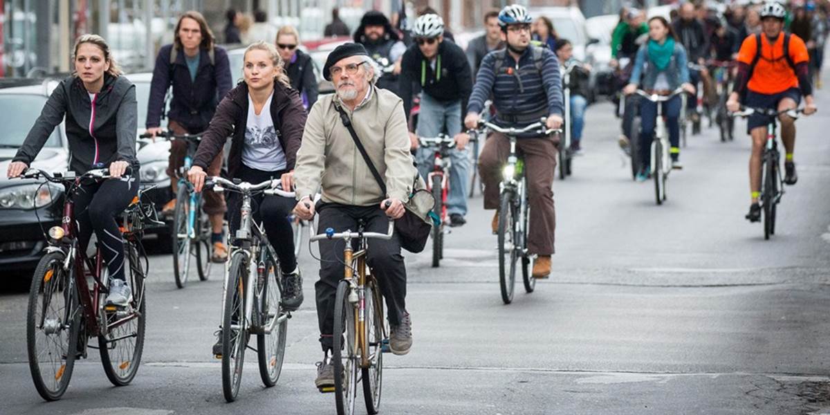 Test rannej dopravnej špičky v Bratislave: Najrýchlejší bol cyklista, po ňom pirátsky vodič