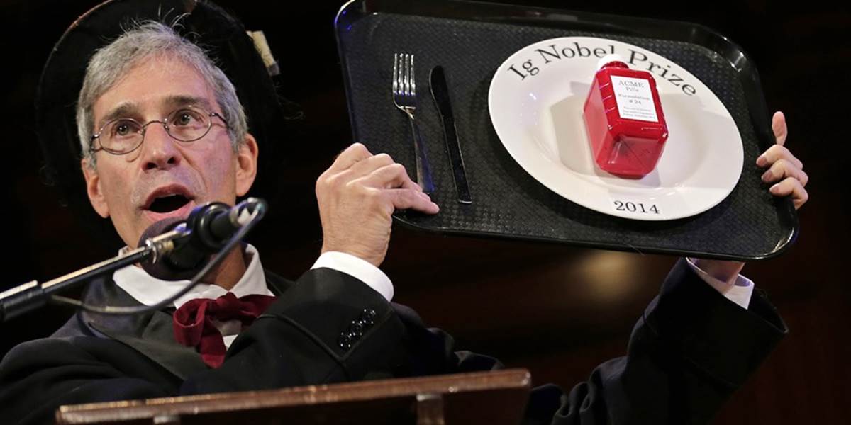 V USA rozdali Ig Nobelove ceny za kuriózne výskumy ako je klzkosť šupky banánu