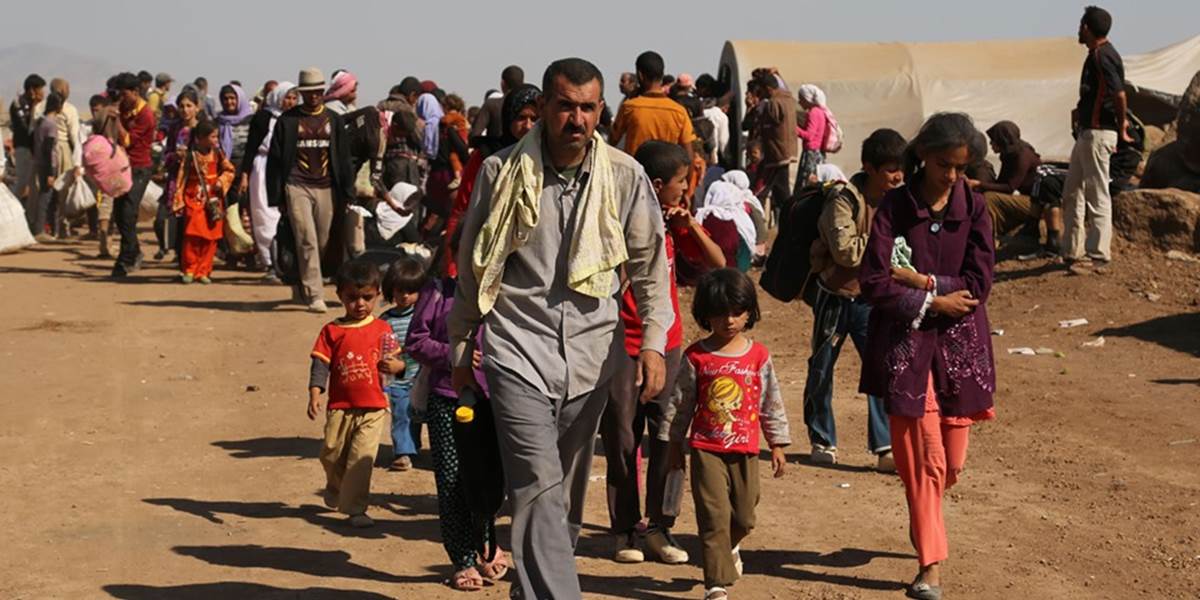 Stovky sýrskych Kurdov ušli pred útokmi islamistov na hranice s Tureckom