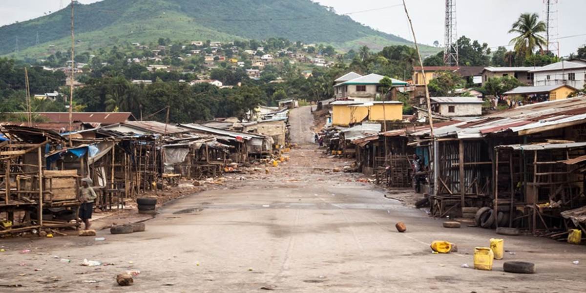 V Sierra Leone pre ebolu platí trojdňový zákaz vychádzania