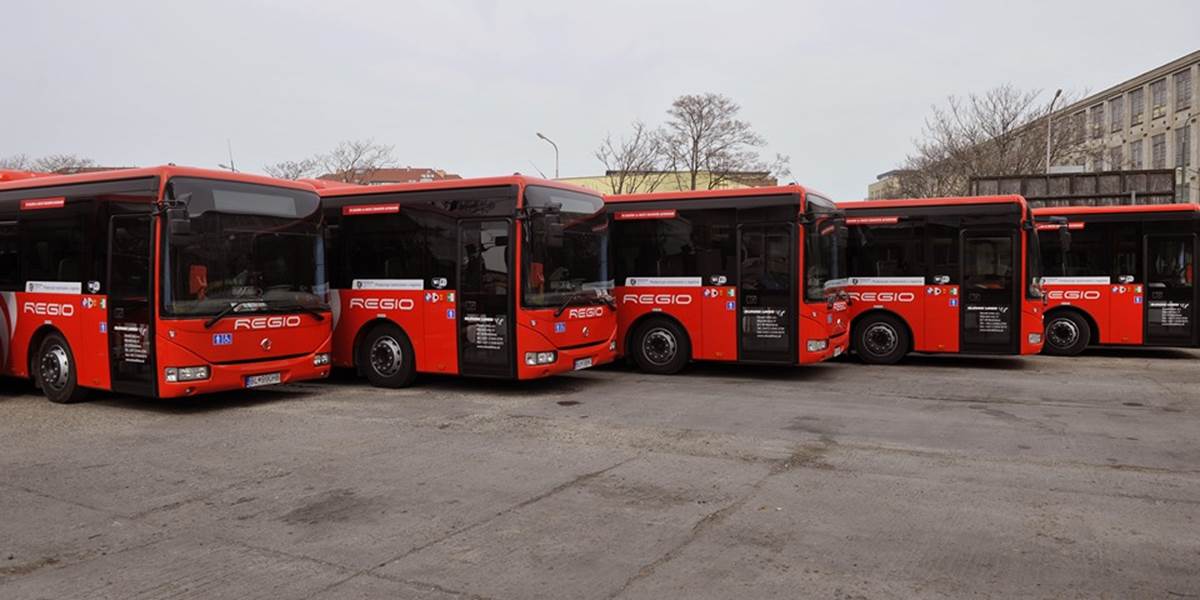 Od pondelka bude v MHD jazdiť šesť nových kĺbových trolejbusov