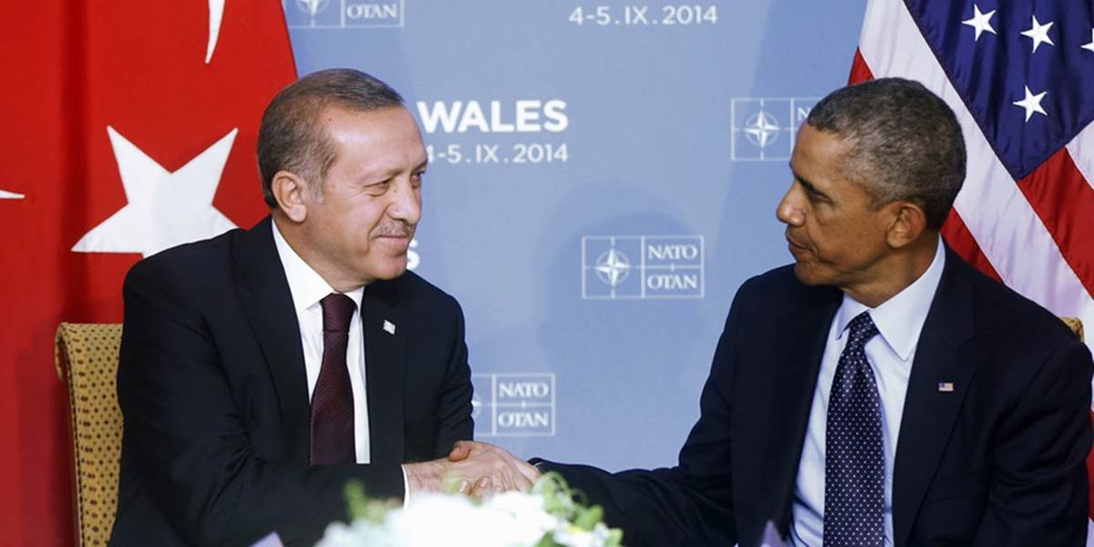 Erdogan počas summitu NATO diskutoval o nárazníkovej zóne na hranciach so Sýriou