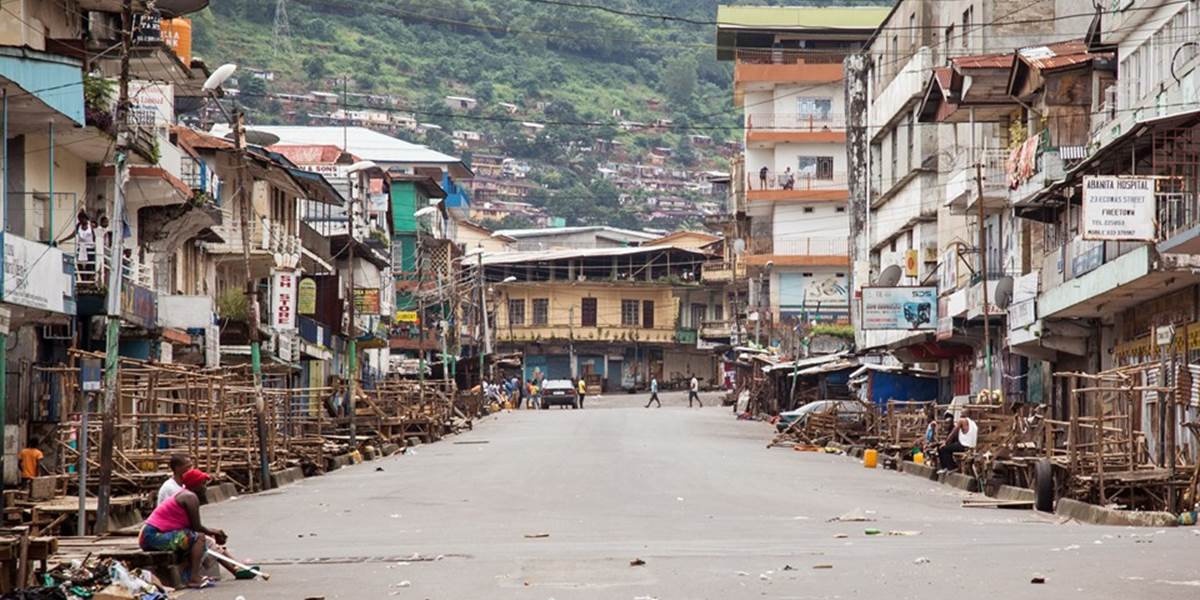 Úrady ukončili trojdňový zákaz vychádzania v Sierre Leone kvôli ebole