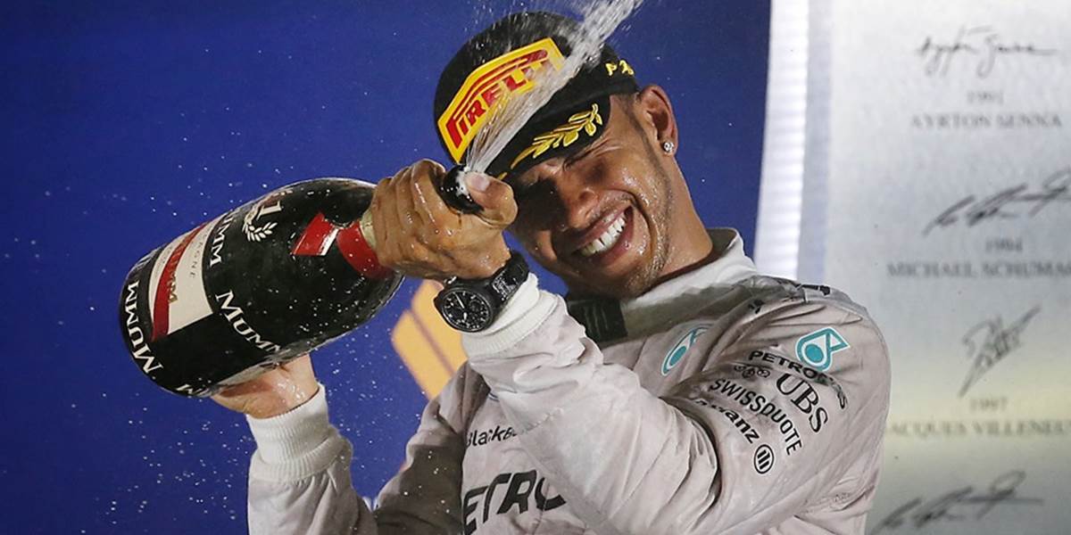 F1: Hamilton po opätovnom zisku vedenia stále v strehu