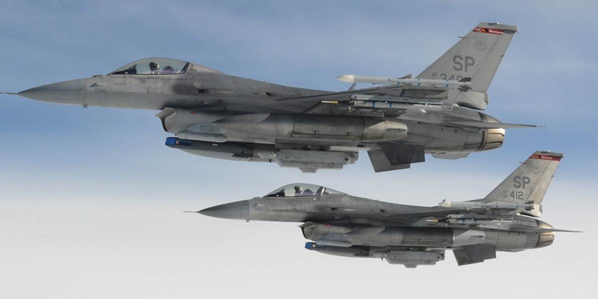 Poľsko chce kúpiť americké rakety pre svoje stíhačky F-16